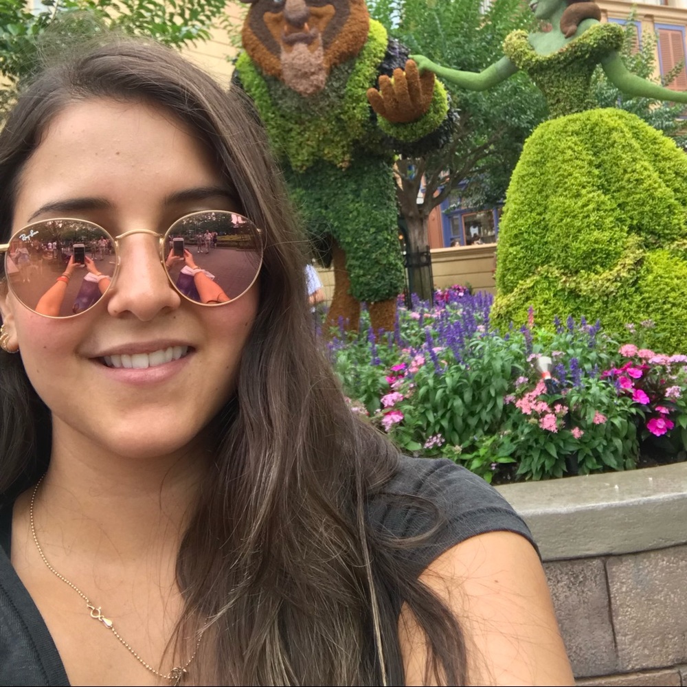 Meet your Posher, Priscila